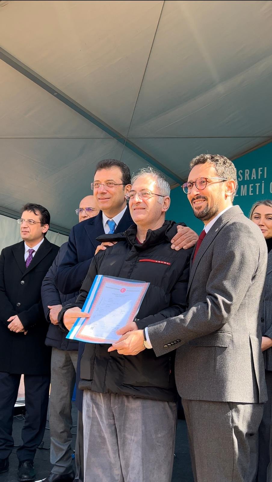 Bayrampaşa Günışığı Konutları Hak Sahiplerine Tapularını Teslim Ettik